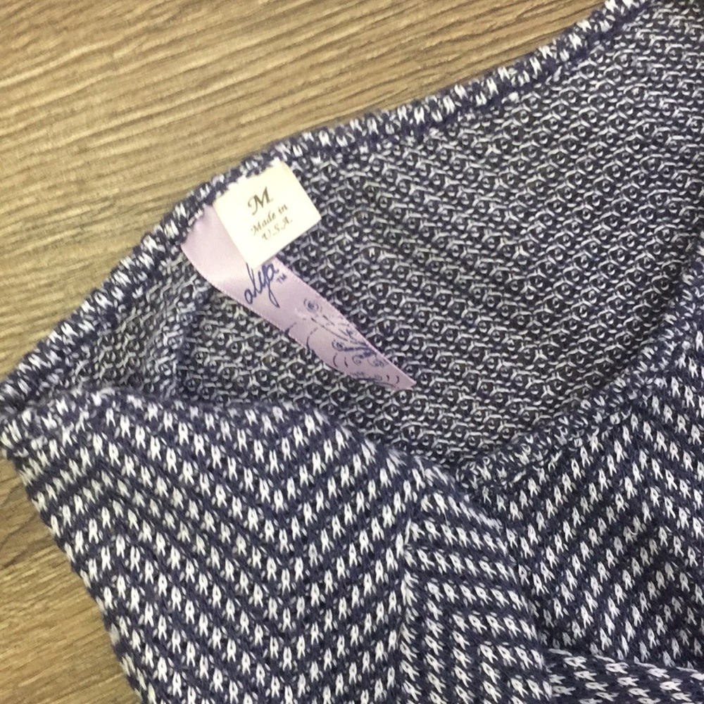 Alya Herring Bone Top - Picture 4 of 6